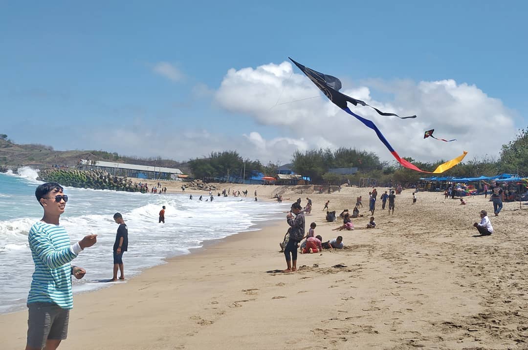 Foto Pantai Tambakrejo Blitar Jawa Timur Foto Pantai Tambakrejo Blitar Jawa Timur