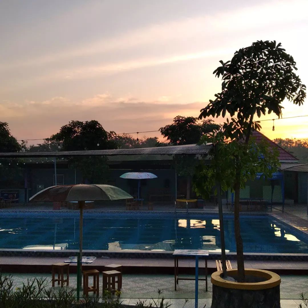 Kolam Renang Oro Oro Ombo Lamongan