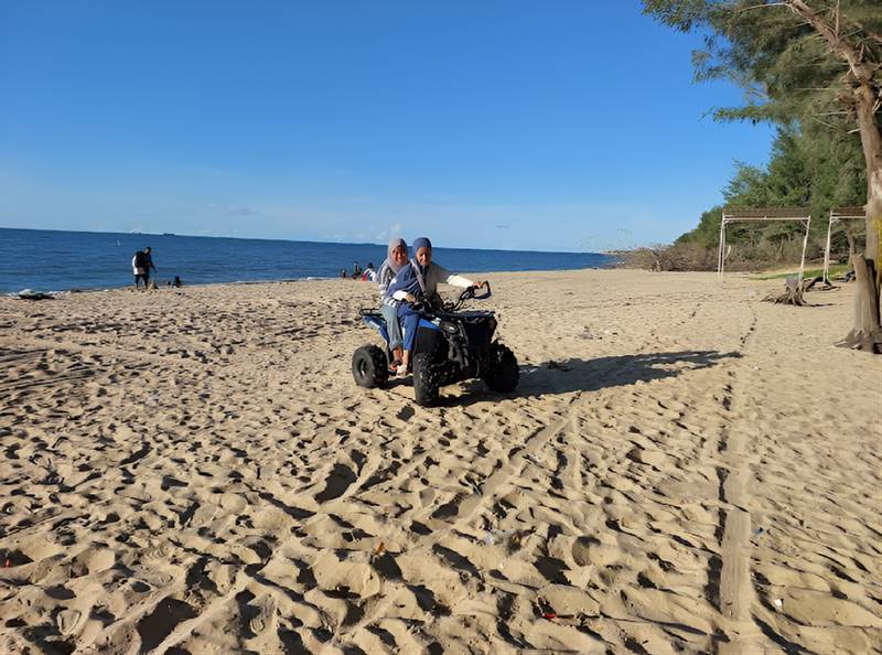 Pantai Semilir Socorejo