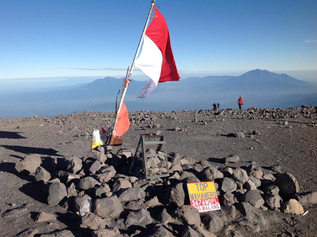 10 Daftar Pilihan Gunung Tertinggi di Pulau Jawa Cocok Buat Spot Pendakian Kalian Para Pencinta Alam