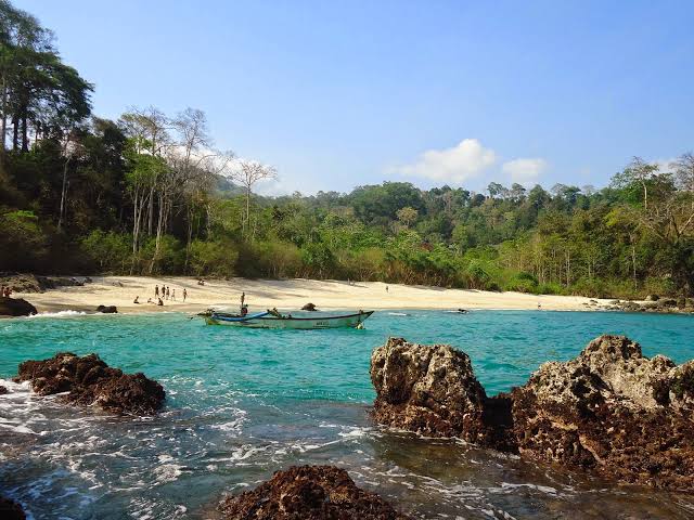 10 Gambar Pantai Rajegwesi Banyuwangi Alamat Letak Rute Akses Menuju Lokasi