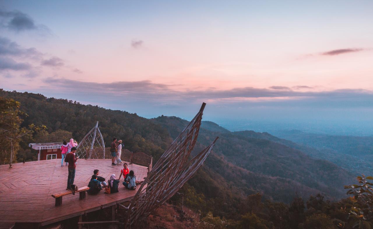 10 Spot Foto Kekinian dan Hits di Jogja, Feeds Hunter Segera Merapat Yuk! - Bukit Lintang Sewu