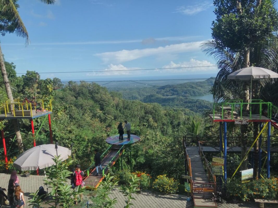 10 Spot Foto Kekinian dan Hits di Jogja Untuk Berburu Konten! - Bukit Wisata Pulepayung 10 Spot Foto Kekinian dan Hits di Jogja Untuk Berburu Konten! - Bukit Wisata Pulepayung