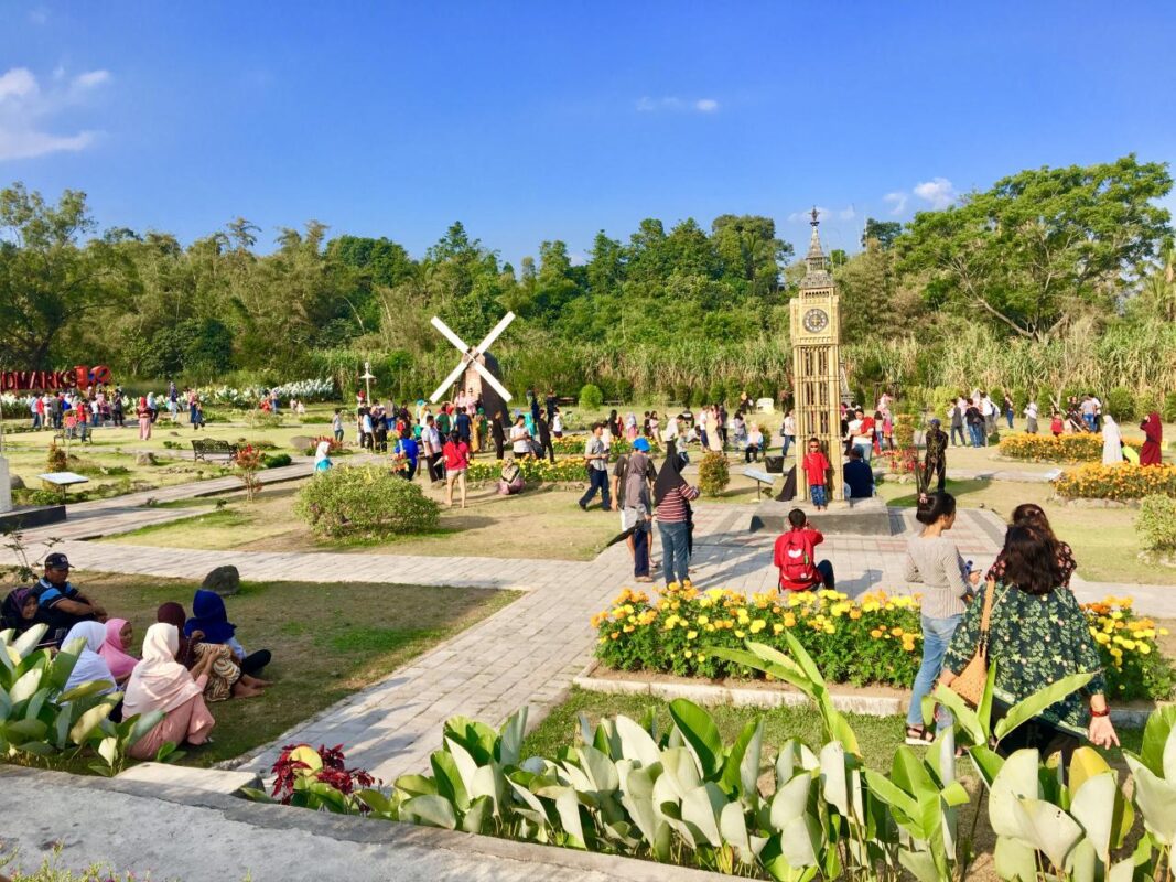 10 Spot Foto Kekinian dan Hits di Jogja Untuk Berburu Konten! - Merapi Park 10 Spot Foto Kekinian dan Hits di Jogja Untuk Berburu Konten! - Merapi Park