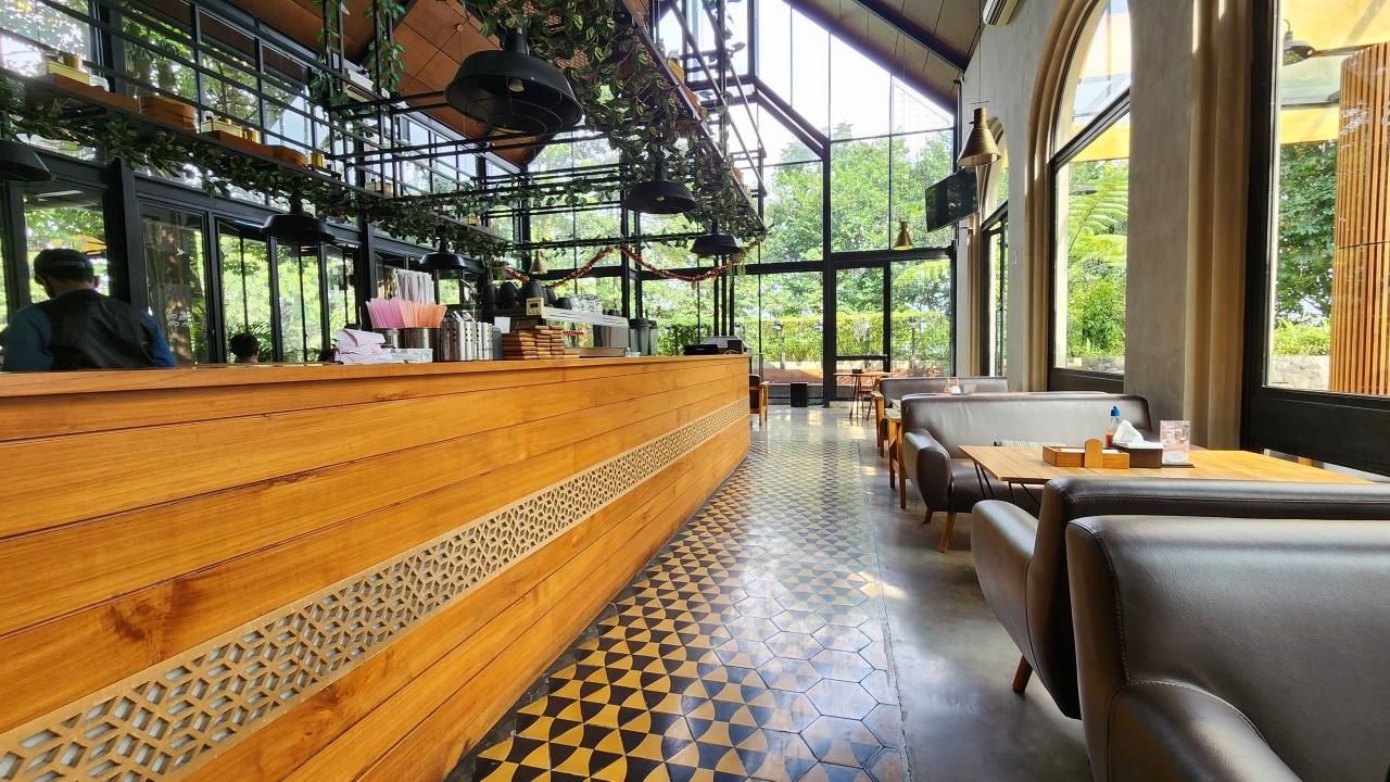 10 Tempat Instagramable di Bandung Terbaru Murah Untuk Weekend! - Kalpa Tree Dine and Chill 10 Tempat Instagramable di Bandung Terbaru Murah Untuk Weekend! - Kalpa Tree Dine and Chill