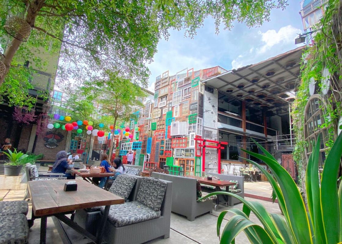 10 Tempat Instagramable di Bandung Terbaru Murah Untuk Weekend! - District Café & Resto 10 Tempat Instagramable di Bandung Terbaru Murah Untuk Weekend! - District Café & Resto