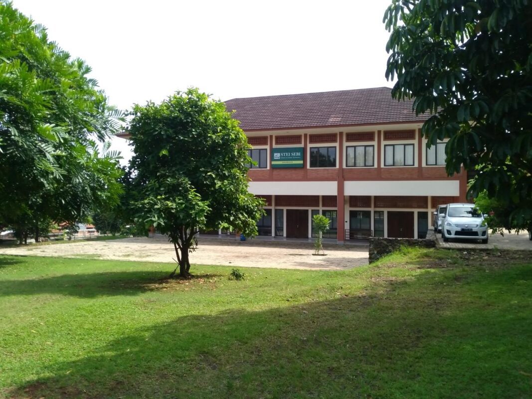 15 Daftar Universitas di Depok Beserta Jurusannya Yang Murah - Sekolah Tinggi Ekonomi Islam SEBI