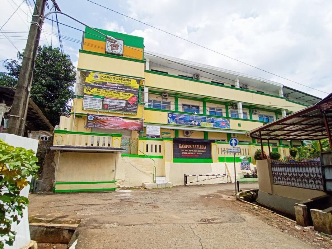 15 Daftar Universitas di Depok Beserta Jurusannya Yang Murah - Sekolah Tinggi Ilmu Kesehatan Raflesia Depok