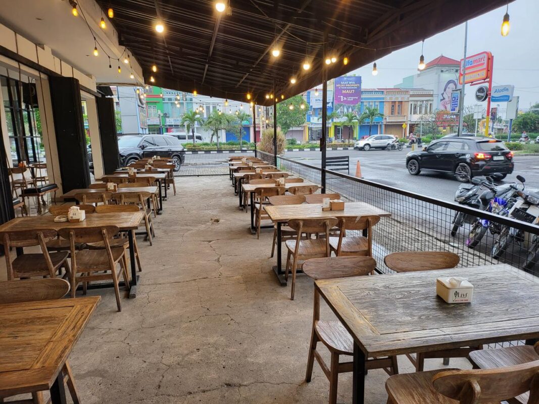Cari Tempat Ngopi Hits di Daerah Karawang? Coba Lawang Cafe Coffee Shop Berikut Ini Cari Tempat Ngopi Hits di Daerah Karawang? Coba Lawang Cafe Coffee Shop Berikut Ini