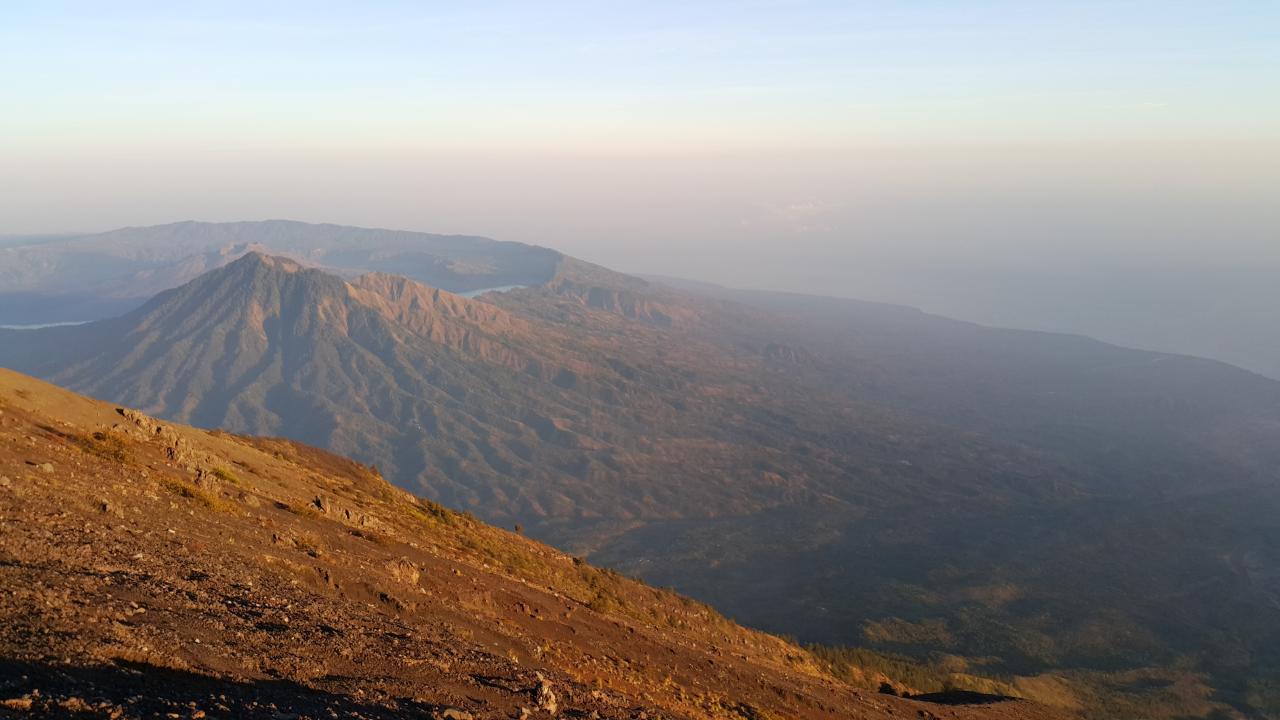 Jalur Pendakian Gunung Agung Jalur Pendakian Gunung Agung
