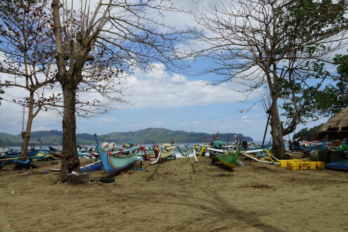 Sejarah dan Asal Usul Nama Pantai Rajegwesi