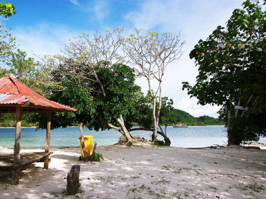 Pulau-Pulau Kecil di Sekitar Gili Nanggu Pulau-Pulau Kecil di Sekitar Gili Nanggu
